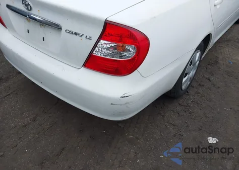 2003 Toyota Camry Le z USA, uszkodzony, nr VIN 4T1BE32K13U134101